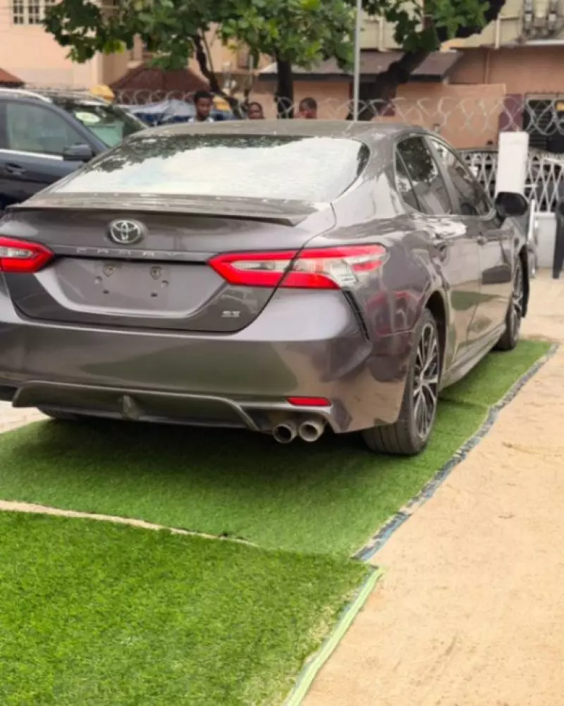 TOYOTA Camry - 2018