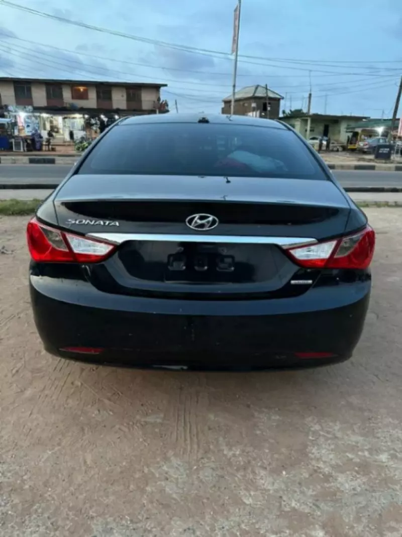 Hyundai Sonata   - 2013