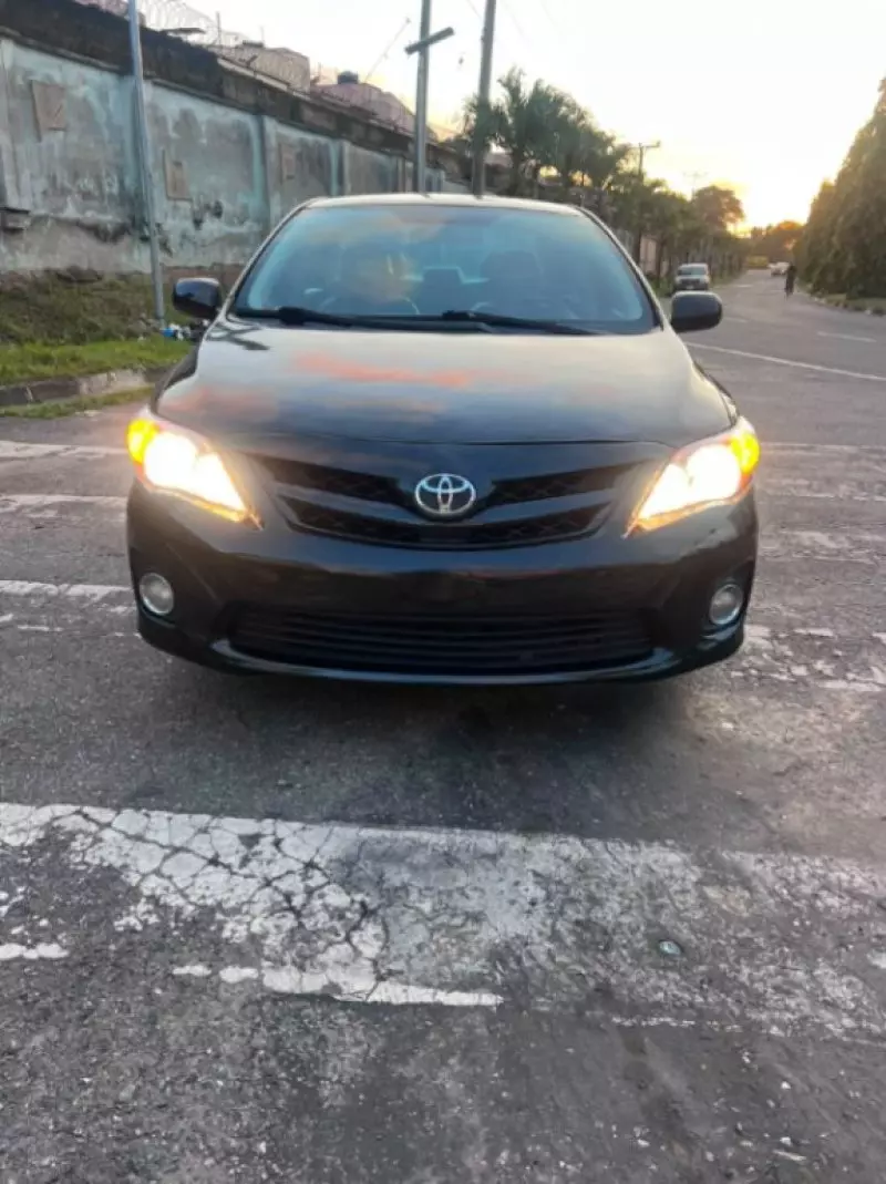 TOYOTA Corolla - 2011