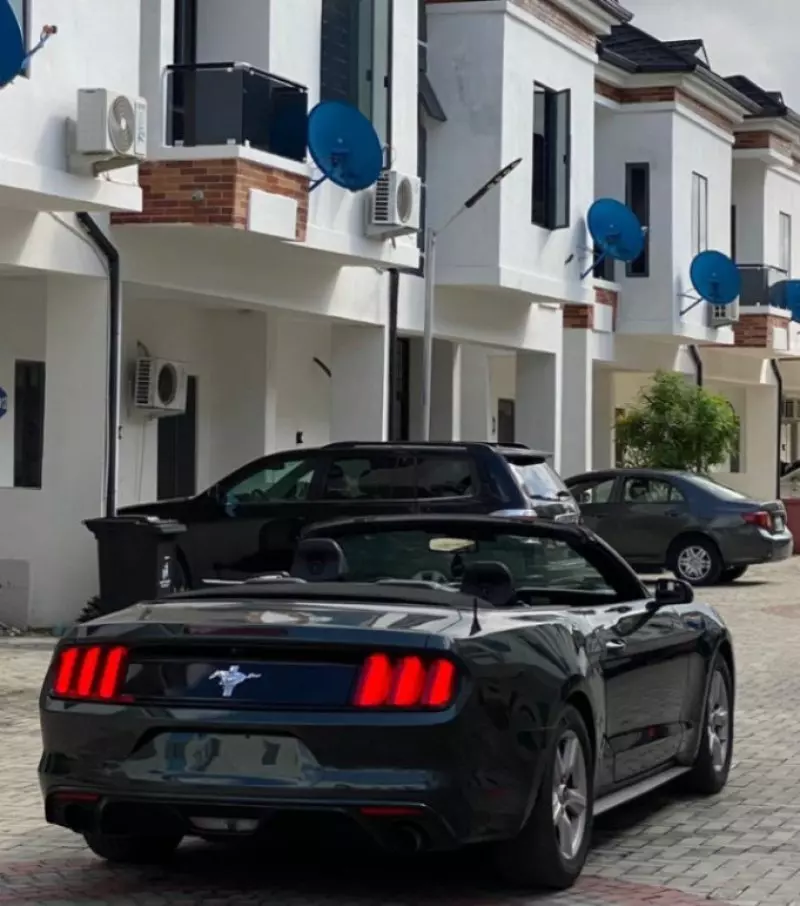 Ford Mustang   - 2016
