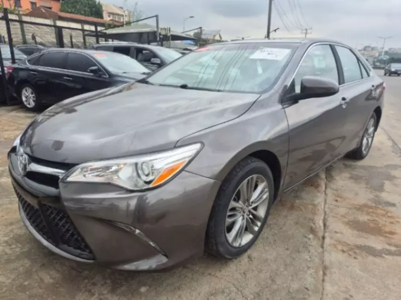 TOYOTA Camry - 2016