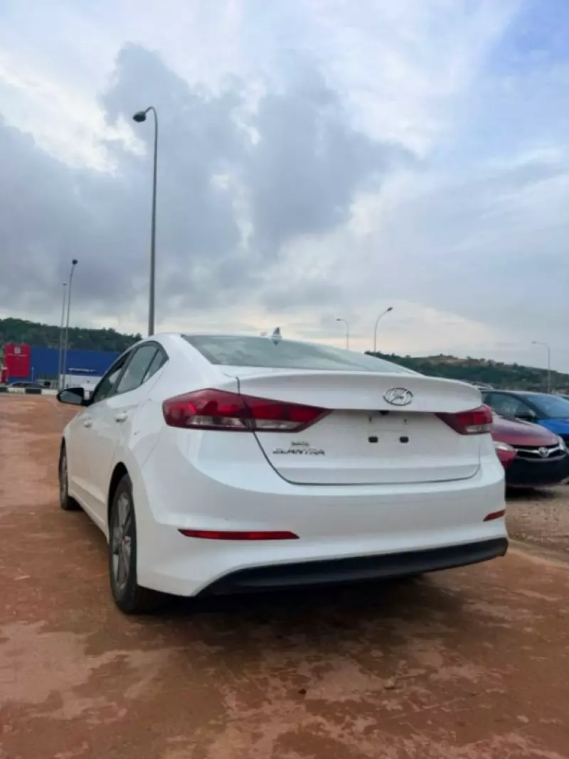 Hyundai Elantra   - 2017