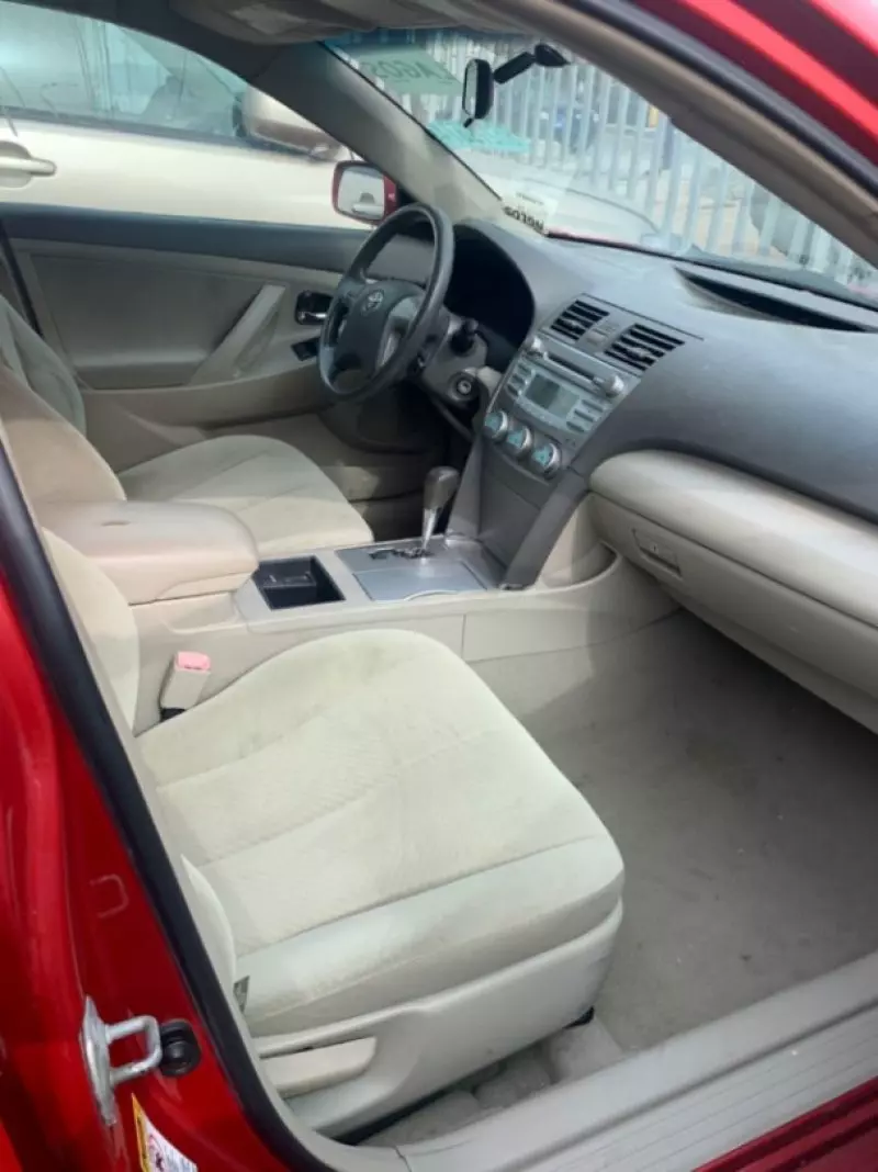 Toyota Camry   - 2009