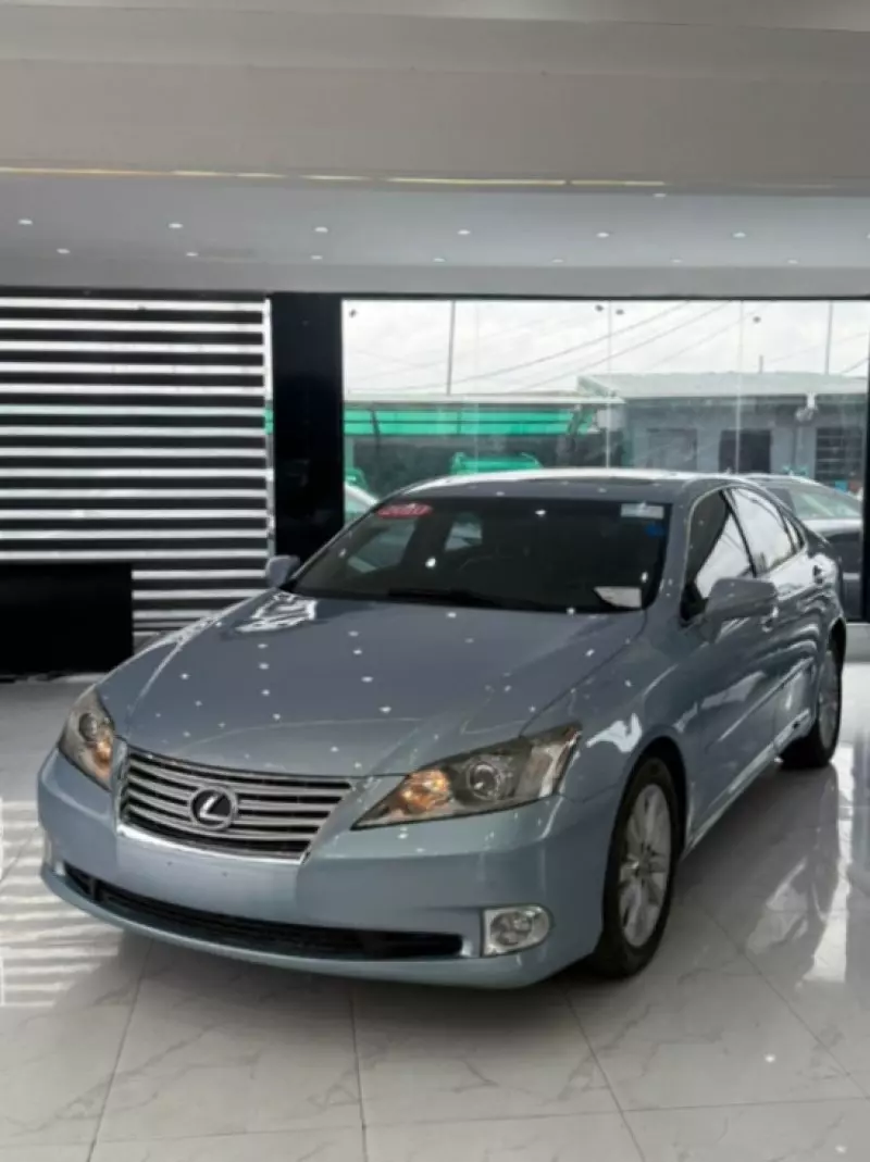 Lexus ES   - 2010
