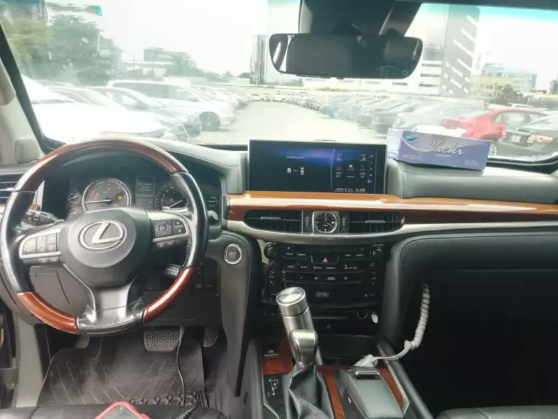 Lexus LX 570   - 2017