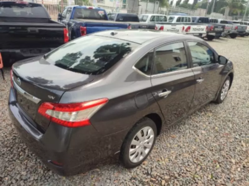 Nissan Sentra   - 2015