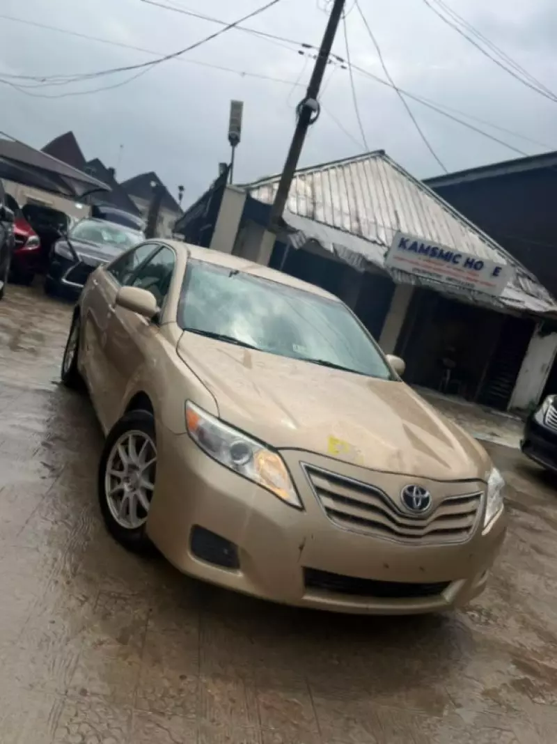 TOYOTA Camry   - 2011