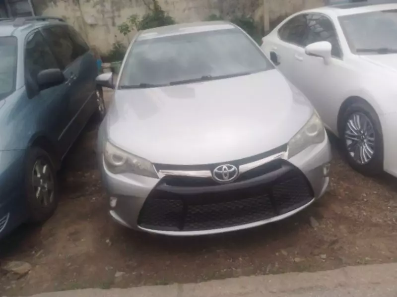 TOYOTA Camry - 2016