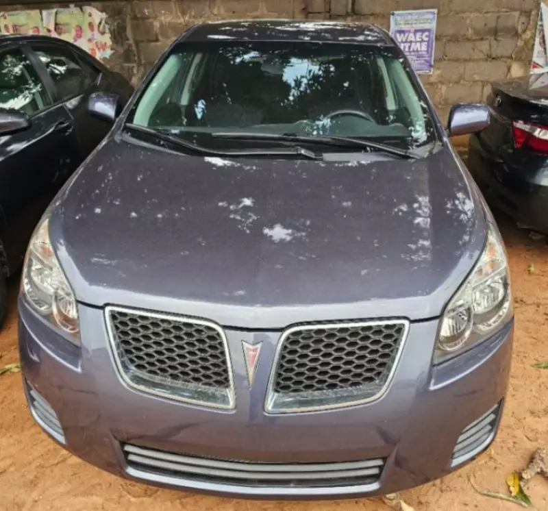 Pontiac Vibe   - 2009