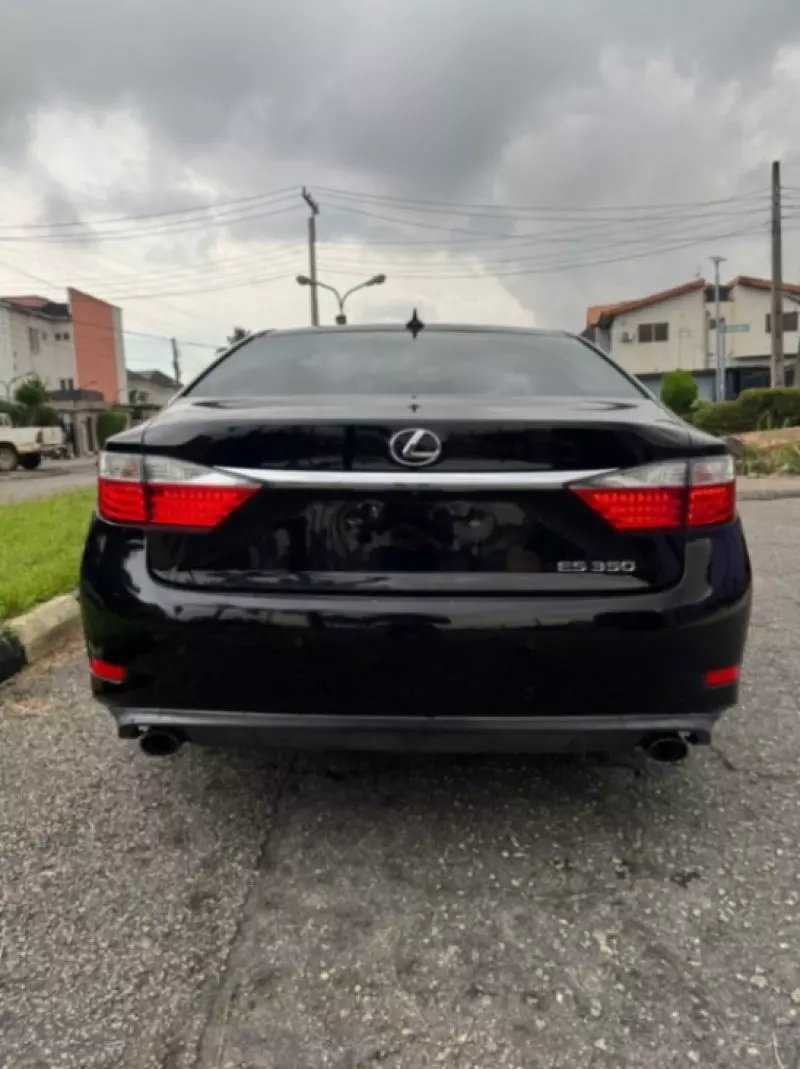 Lexus ES   - 2014
