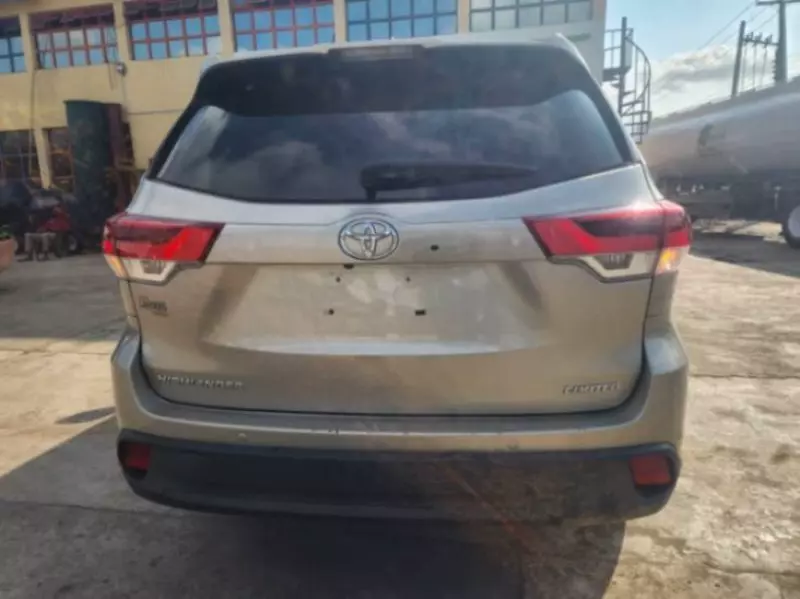 TOYOTA Highlander   - 2015