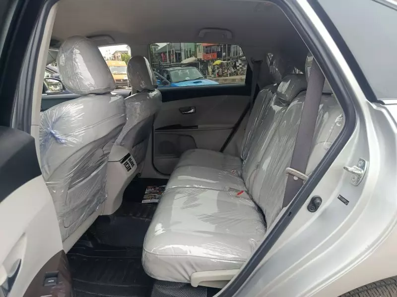 TOYOTA Venza   - 2011