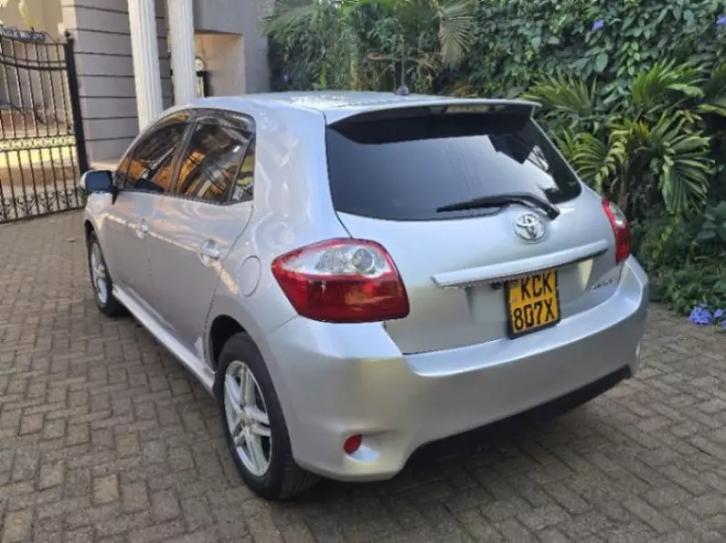 Toyota Auris   - 2009