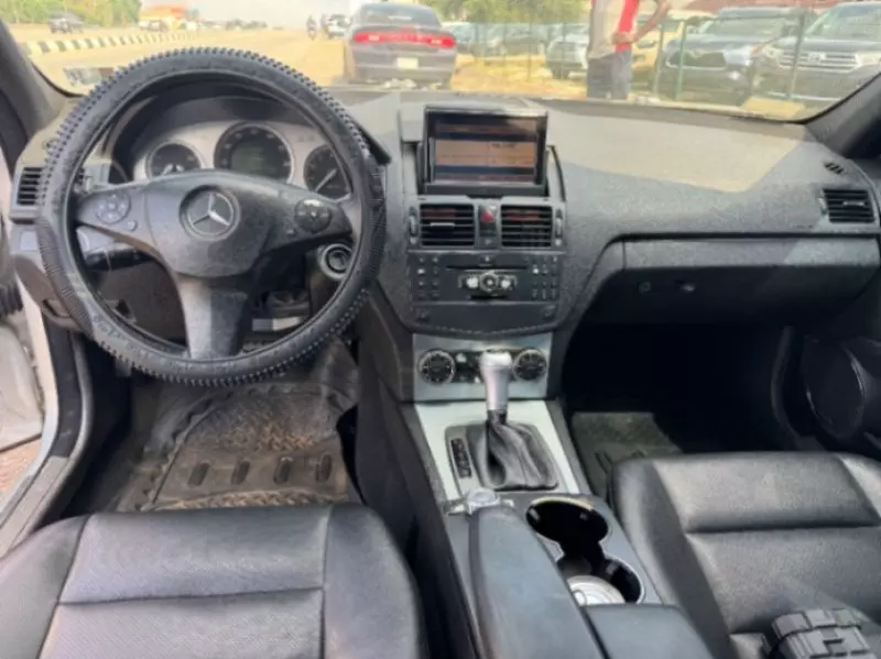 Mercedes-Benz C 300   - 2009