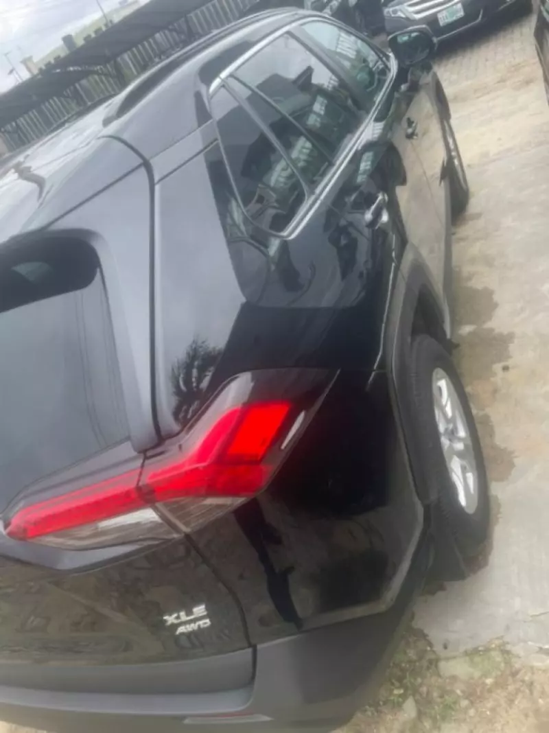 TOYOTA RAV 4   - 2019
