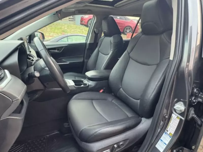 Toyota RAV4   - 2019