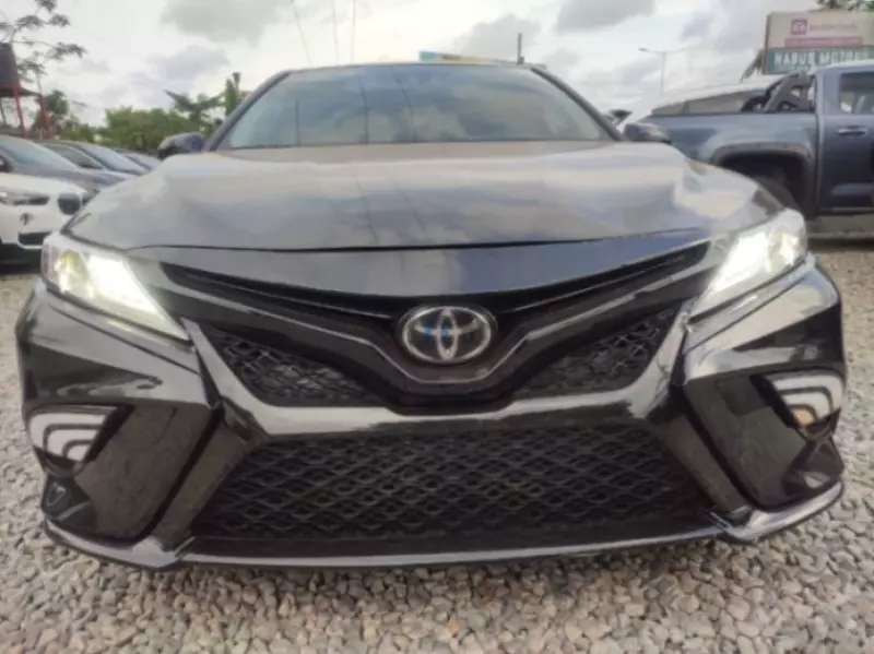 Toyota Camry   - 2019