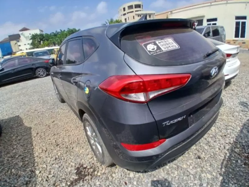 Hyundai Tucson   - 2016