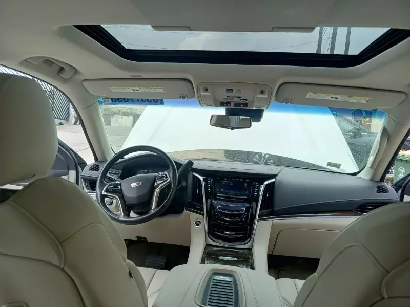 Cadillac Escalade   - 2018