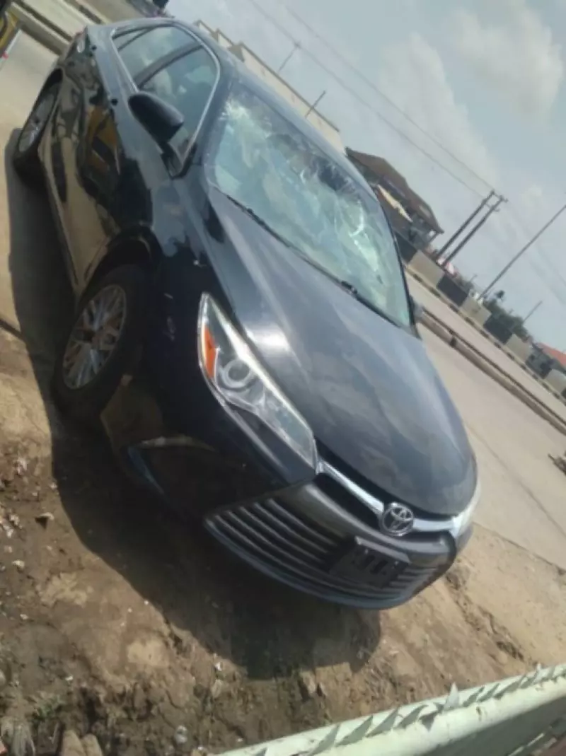Toyota Camry   - 2010