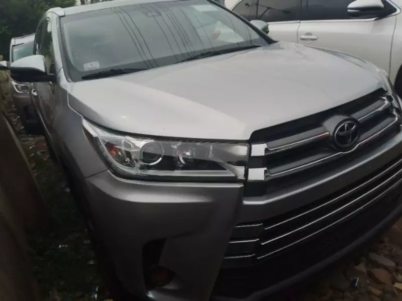 Toyota Highlander   - 2018