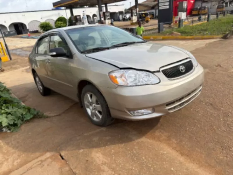 TOYOTA Corolla - 2003