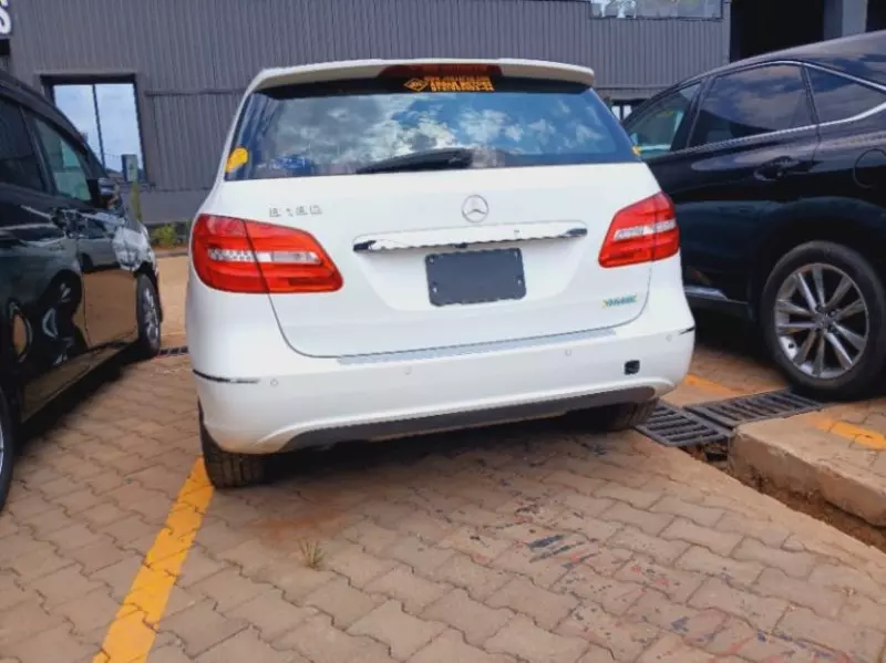 Mercedes-Benz B-Class   - 2013