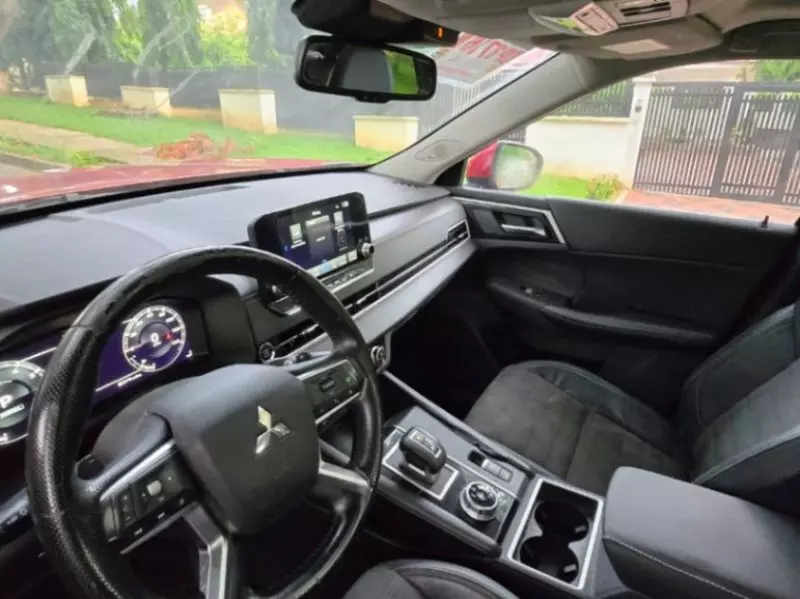 Mitsubishi OUTLANDER   - 2022