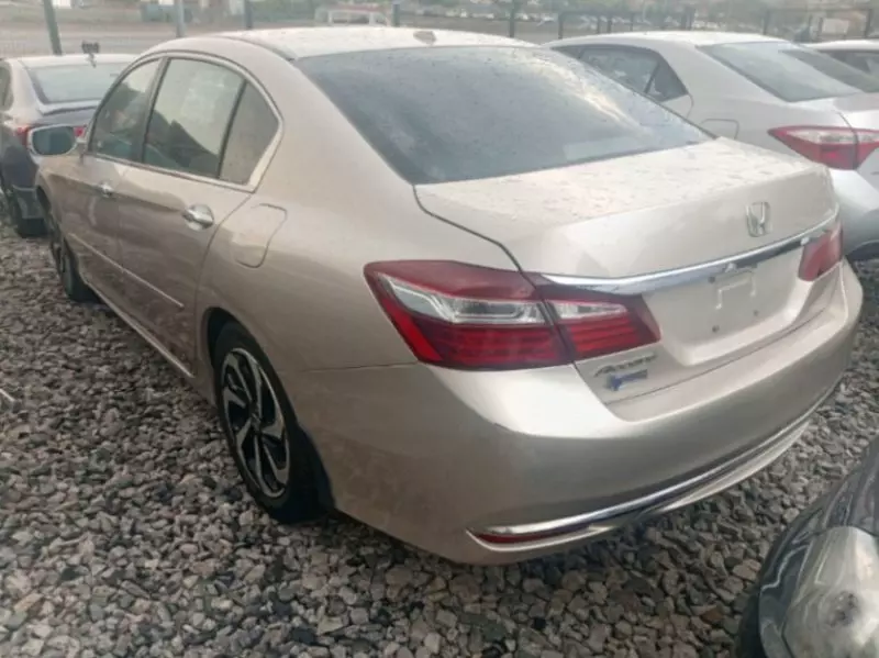 Honda Accord   - 2016
