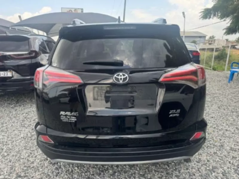 Toyota RAV 4   - 2017