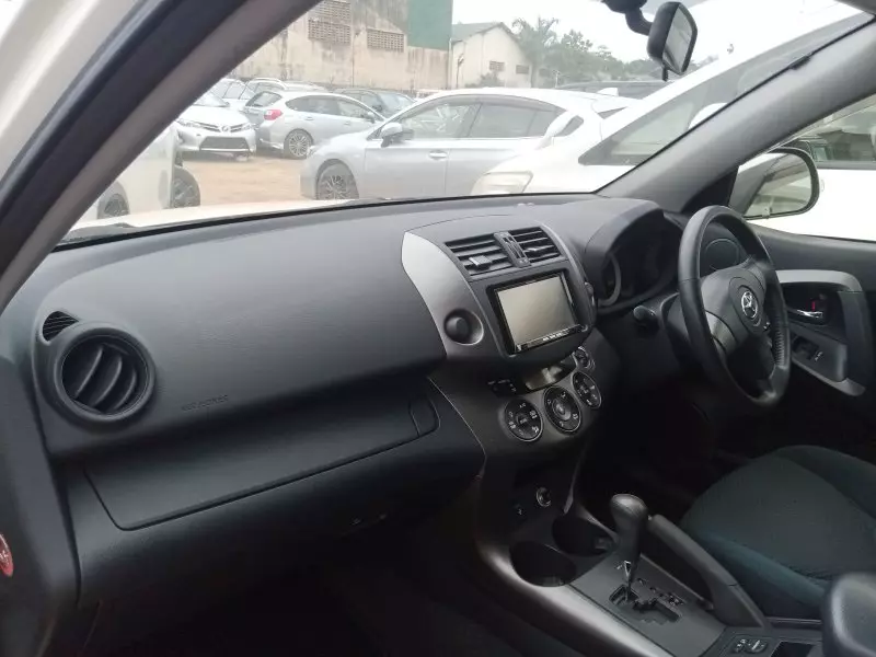 Toyota Vanguard    - 2012