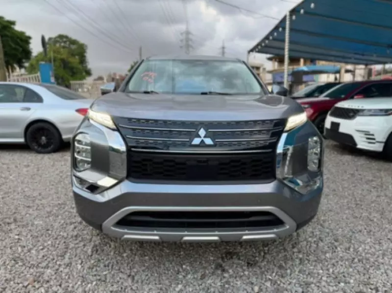 Mitsubishi OUTLANDER   - 2022