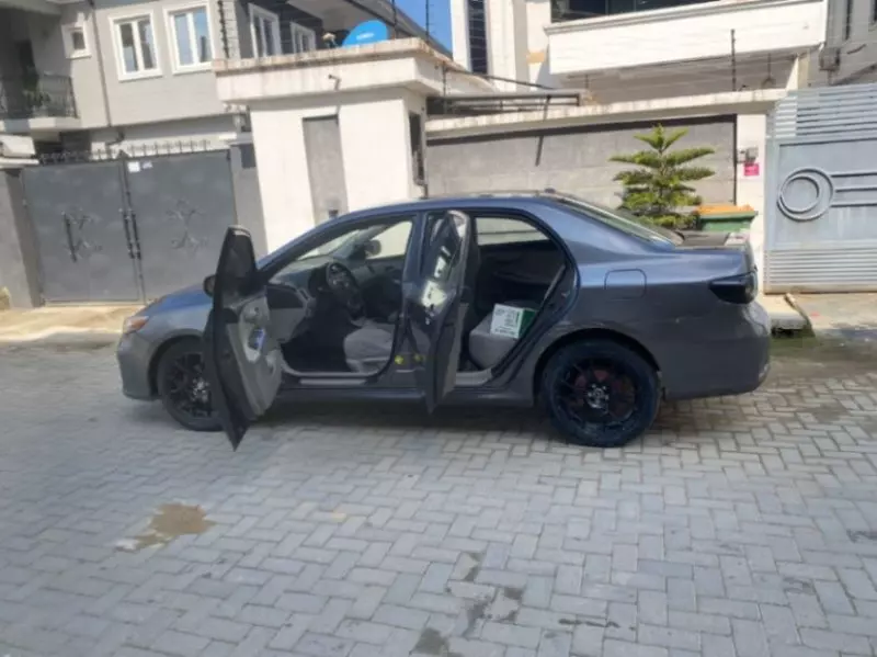Toyota Corolla   - 2011