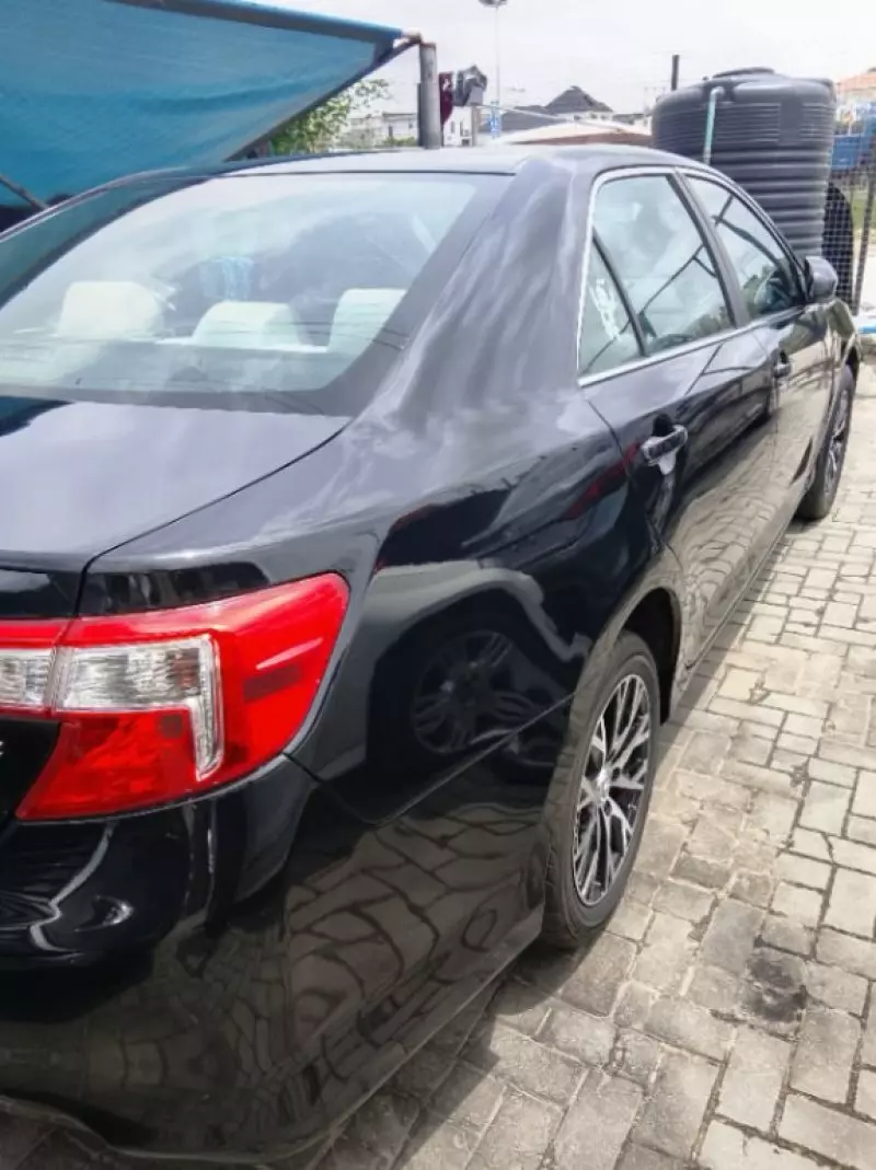 Toyota Camry   - 2012