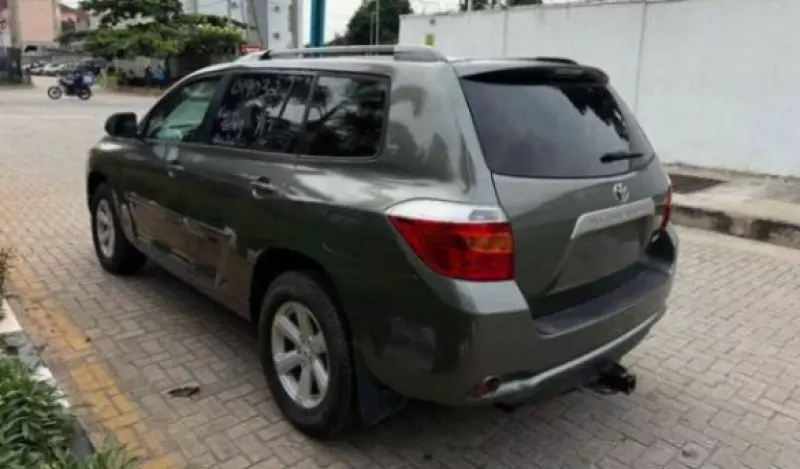 Toyota Highlander   - 2010