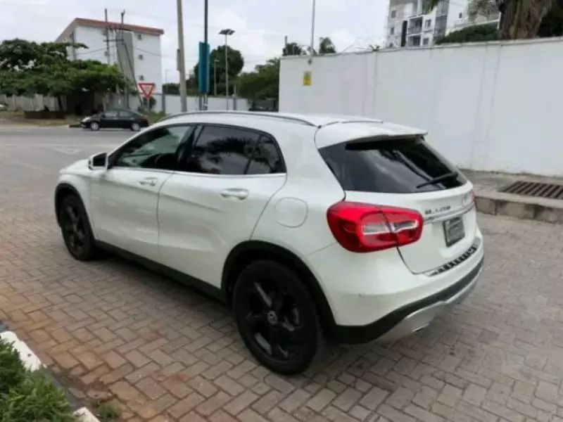 Mercedes-Benz GLA 250 - 2018