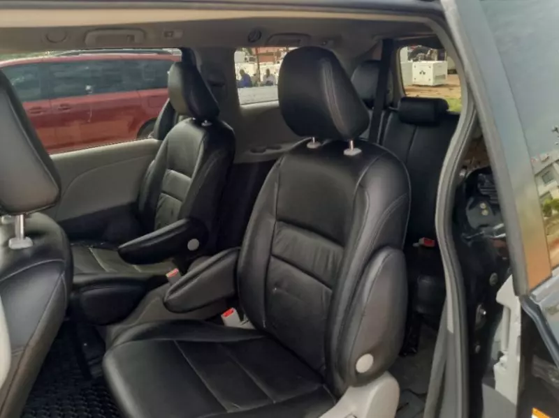 TOYOTA Sienna - 2016