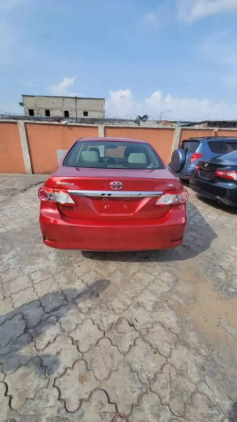 Toyota corolla   - 2012