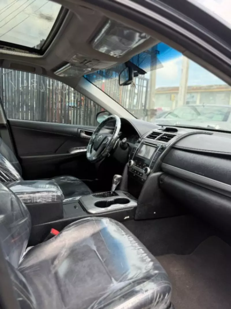 Toyota Camry   - 2012