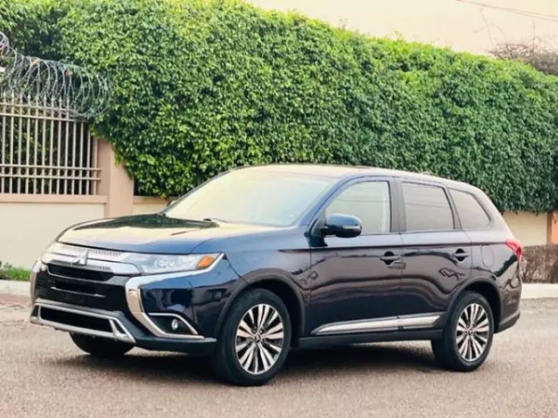 Mitsubishi OUTLANDER   - 2019