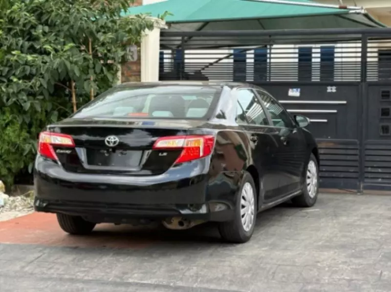 Toyota Camry - 2012