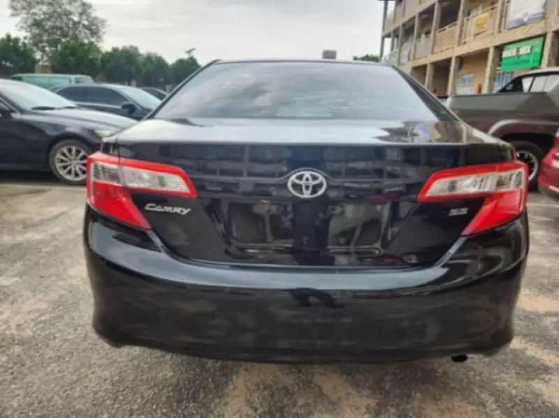 Toyota Camry   - 2014