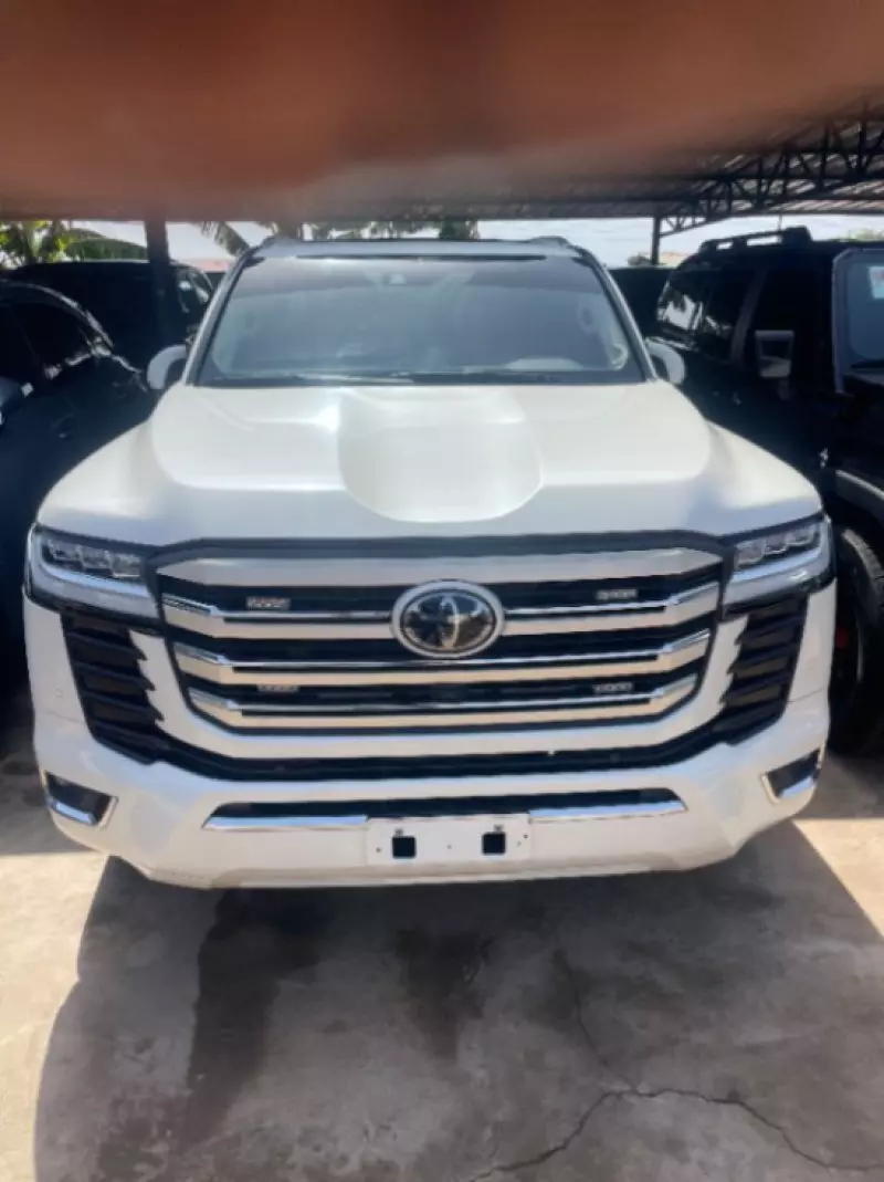 Toyota Land Cruiser   - 2023
