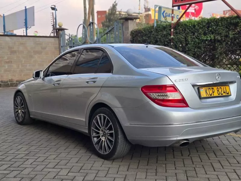 Mercedes-Benz C200   - 2010