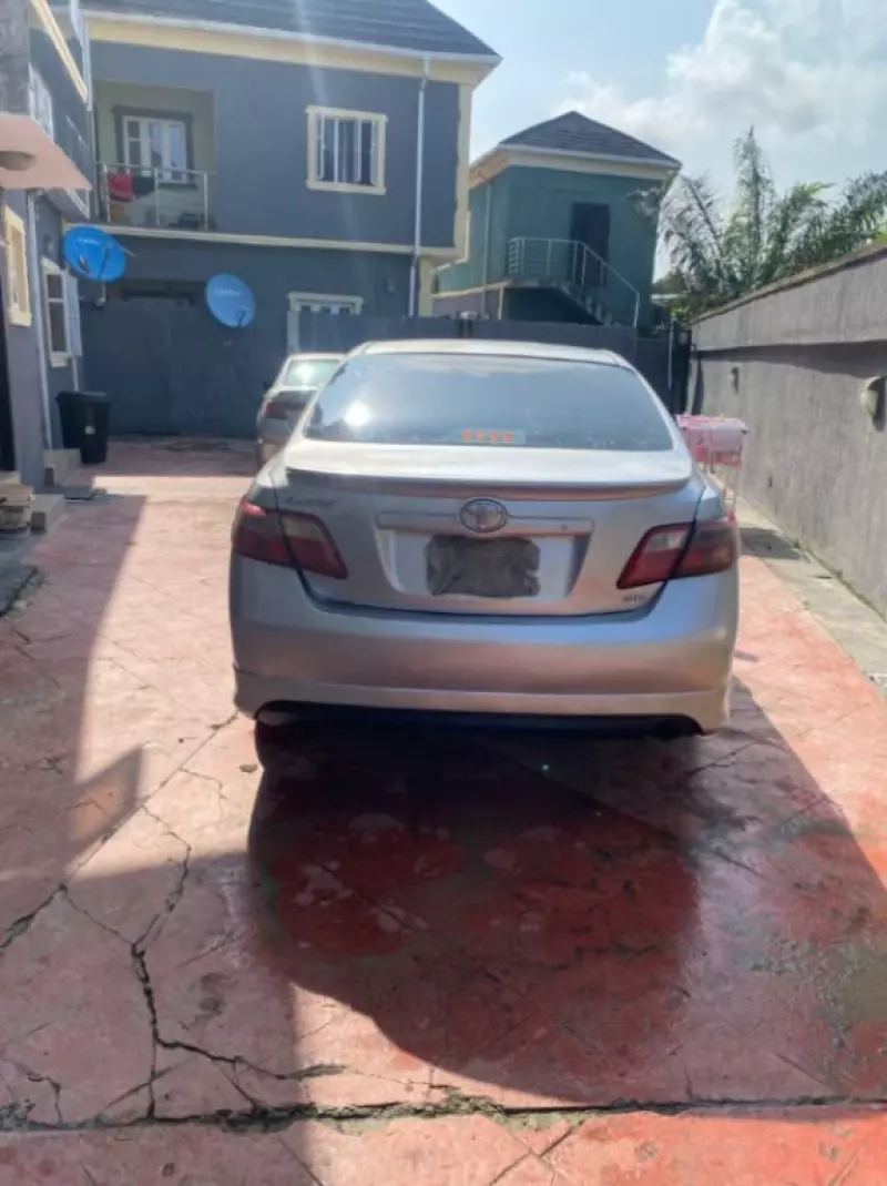 TOYOTA Camry - 2009