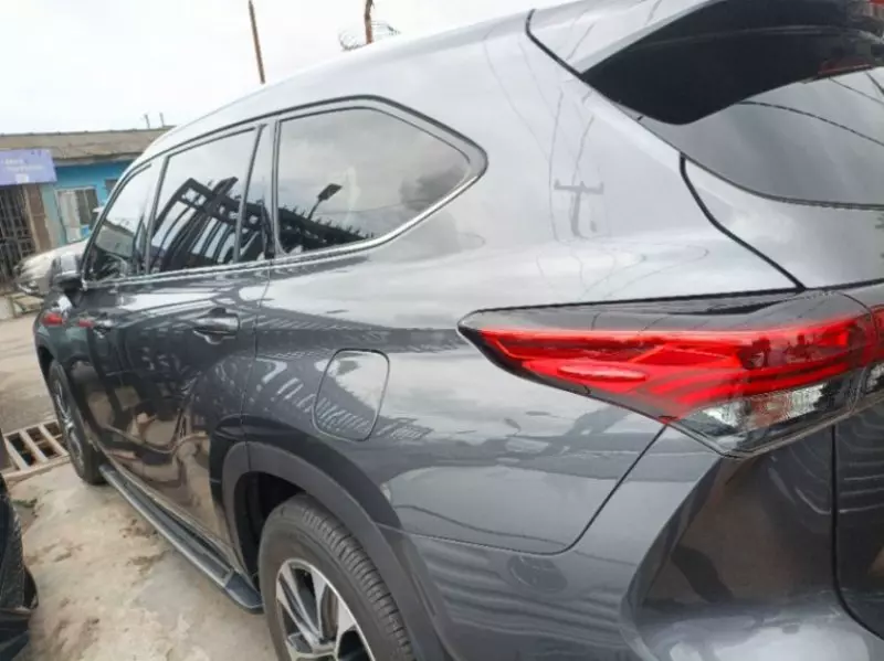Toyota Highlander   - 2009