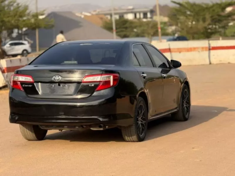 Toyota Camry   - 2012