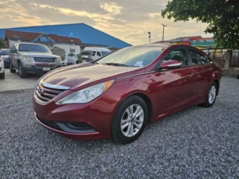 Hyundai Sonata   - 2014