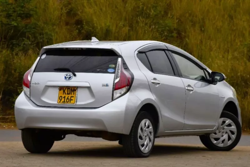 Toyota Aqua   - 2016