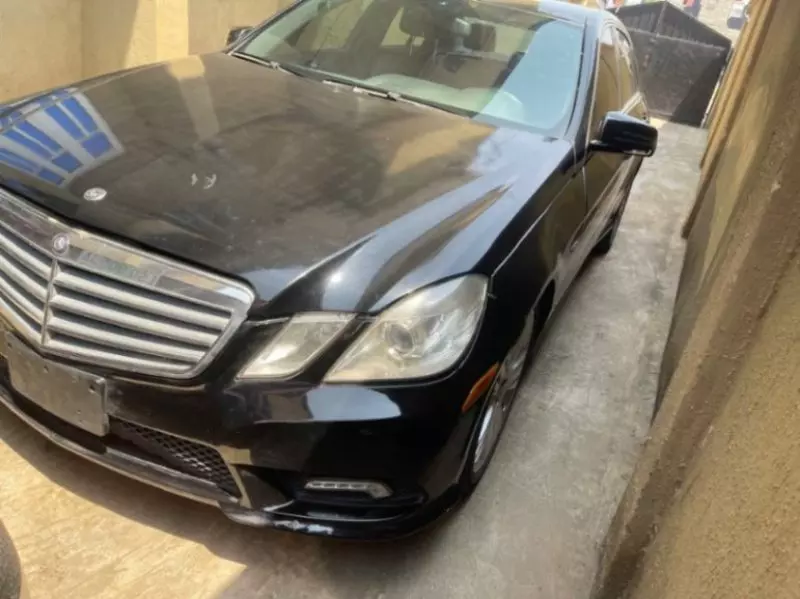 Mercedes-Benz E350   - 2012
